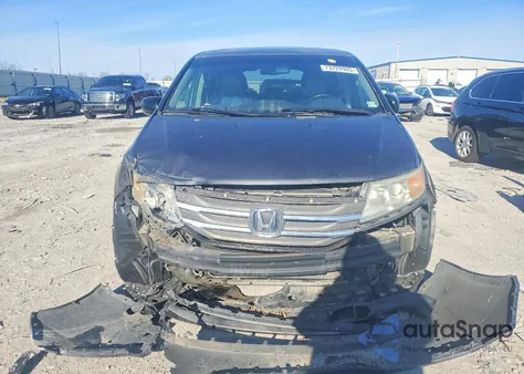 2011 Honda Odyssey Touring z USA, uszkodzony, nr VIN 5FNRL5H96BB010938
